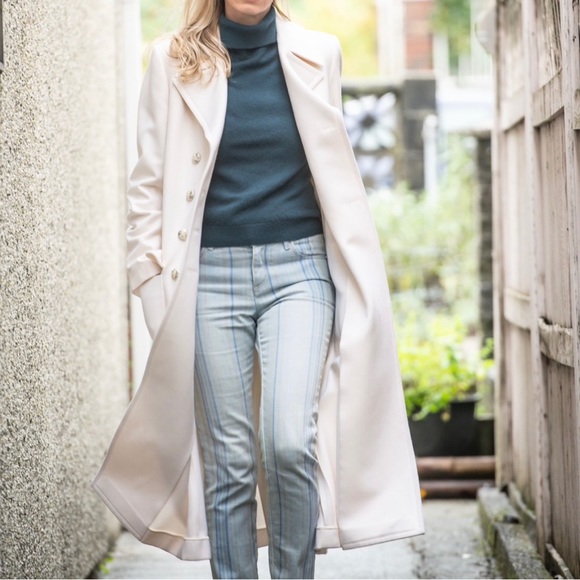 Authentic Chanel Cream Cashmere Coat - Picture 3 of 11